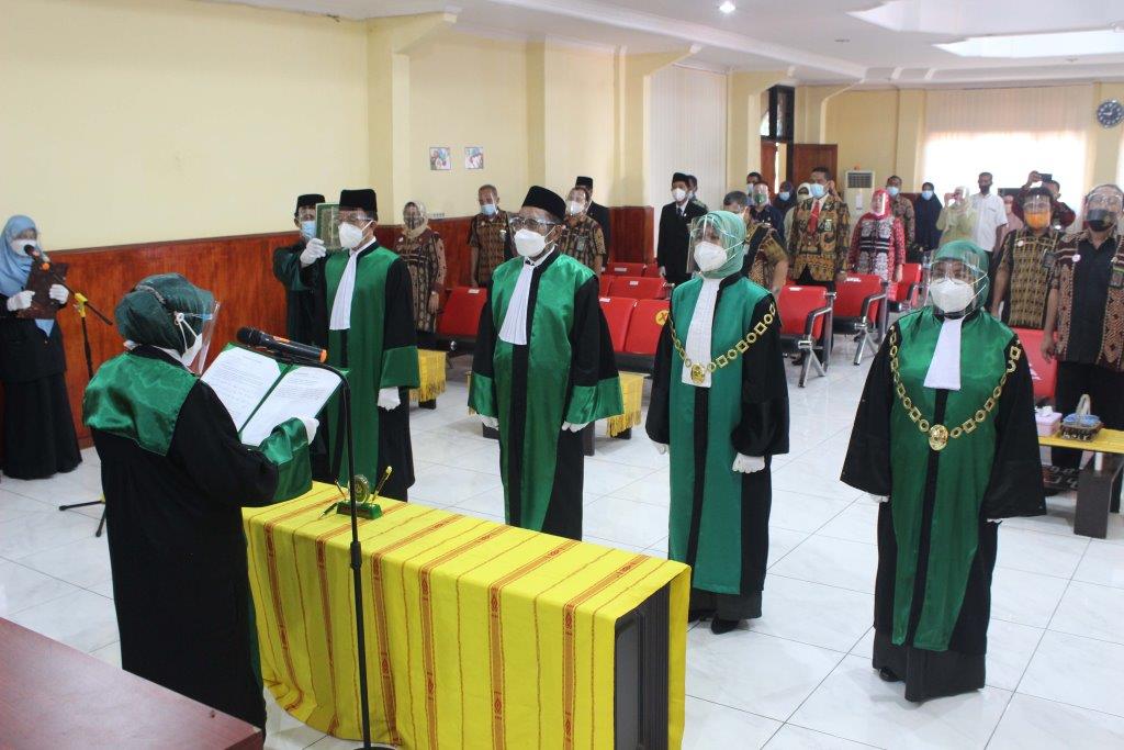 gambar/Pelantikan Hakim Tinggi dan Ketua PA.jpg